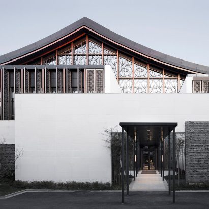 Multi-purpose hall in Shaoxing Hotel by Architectural Design and Research Institute at Zhejiang University UAD