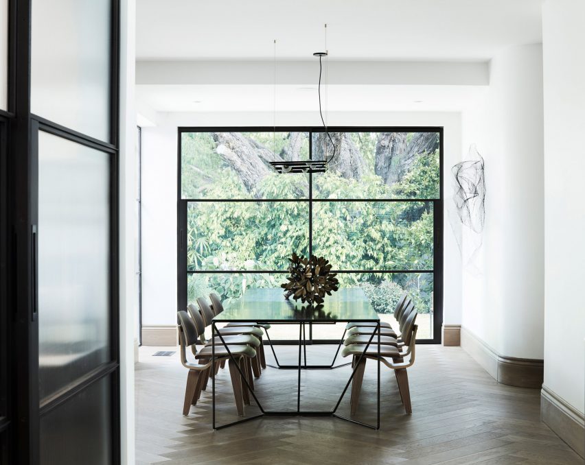 Peppertree Villa by Luigi Rosselli Architects
