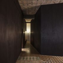R Apartment by Francesc Rifé Studio