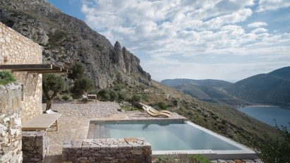10 remote hotels to switch off in