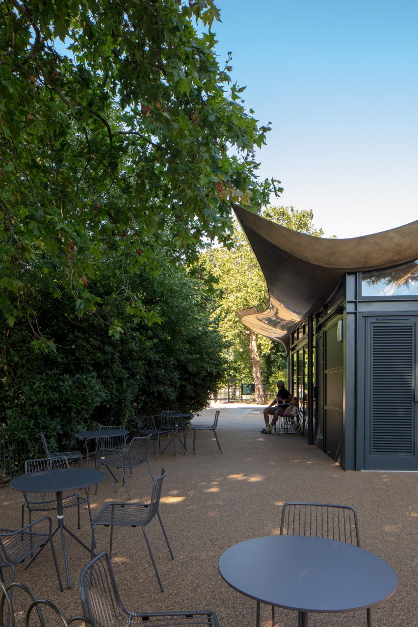 The Serpentine Coffee House by Mizzi Studio