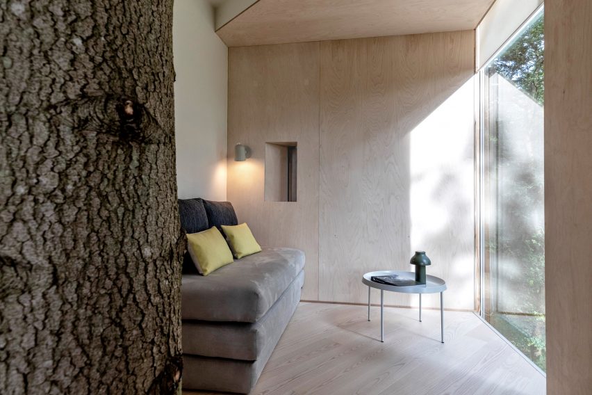 Treetop hotel cabin for Løvtag by Sigurd Larsen
