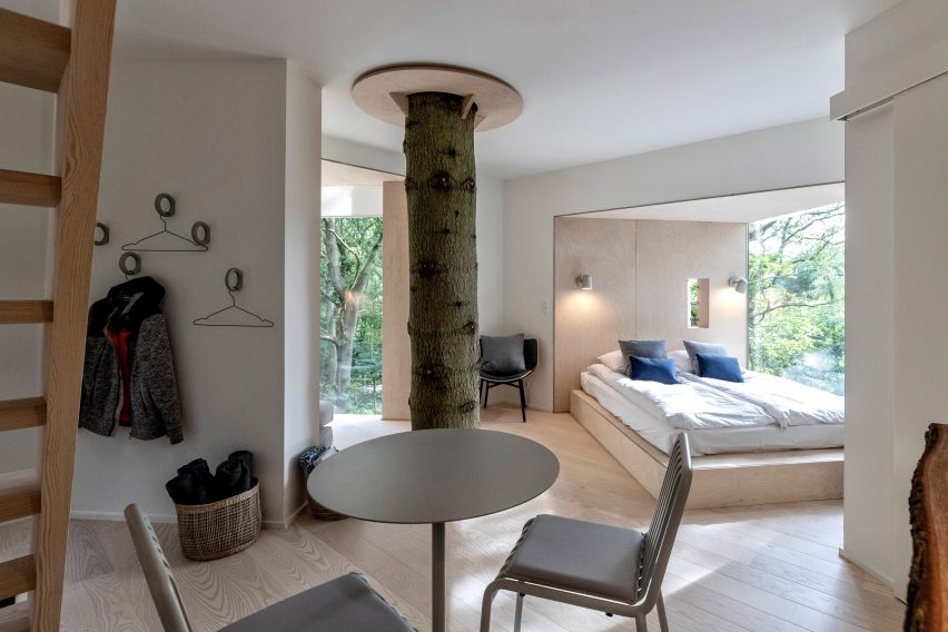 Treetop hotel cabin for Løvtag by Sigurd Larsen