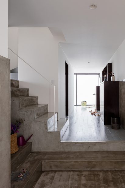 Slender House by FORM/Kouichi Kimura