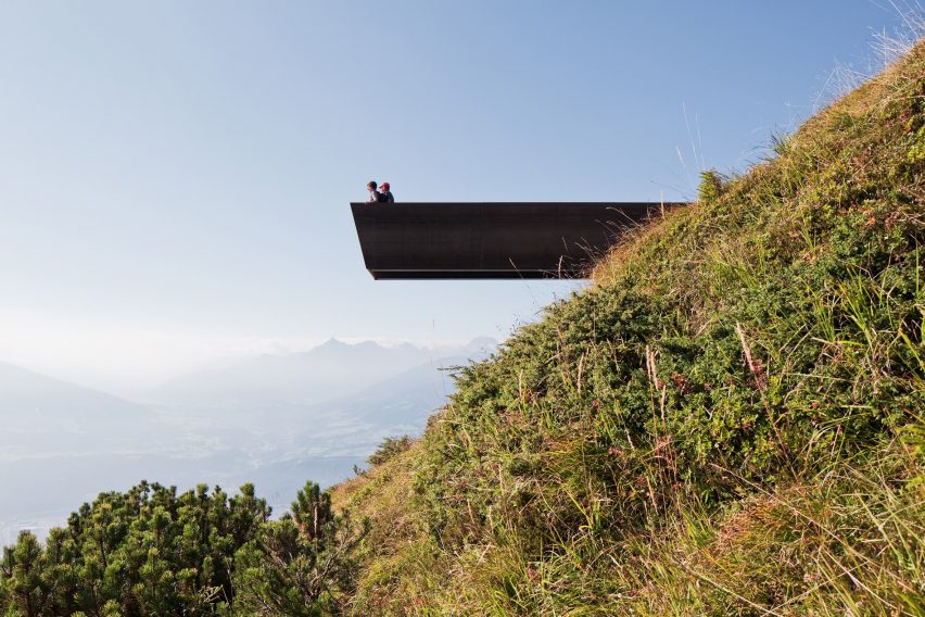 Cantilevered viewpoint on Perspektivenweg walking trail by Snøhetta, Innsbruck, Austria