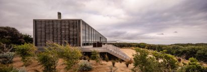 St Andrews Beach Villa by Woods Bagot