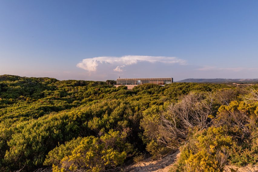 St Andrews Beach Villa by Woods Bagot