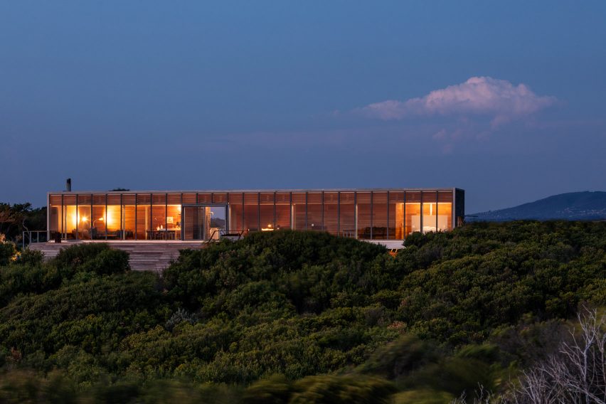 St Andrews Beach Villa by Woods Bagot