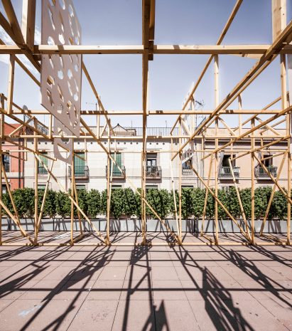 3kms summer pavilion by Eugeni Bach, Anthony Burrill and Elisava Barcelona students
