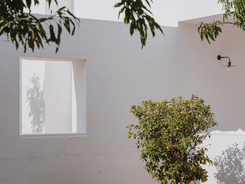 Villa Cardo by Studio Andrew Trotter