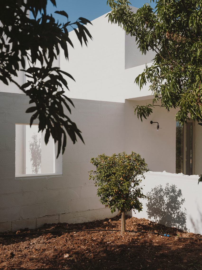 Villa Cardo by Studio Andrew Trotter