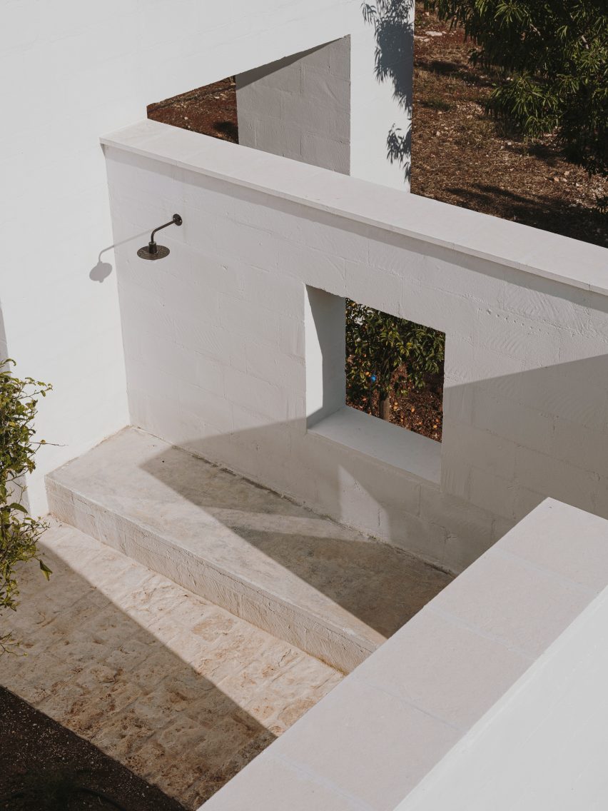 Villa Cardo by Studio Andrew Trotter