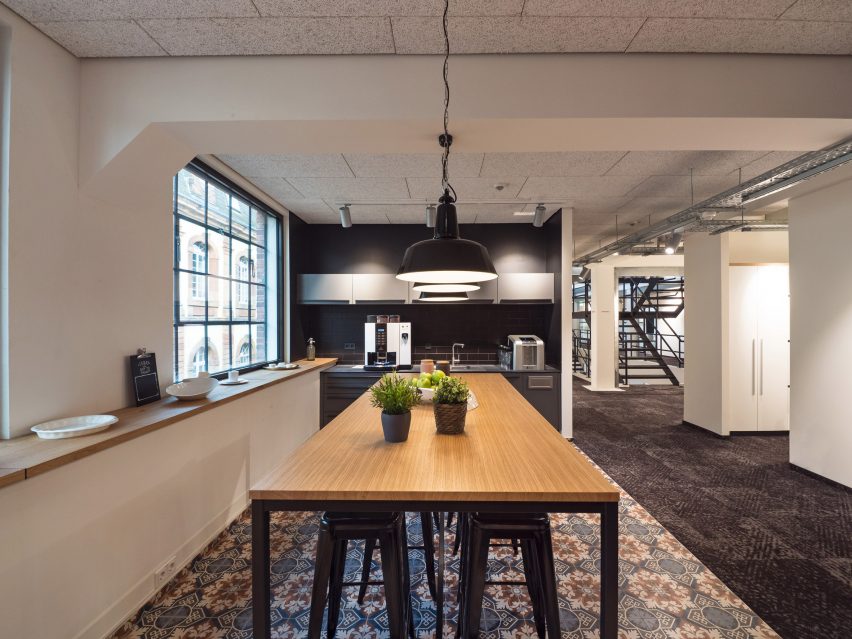 Factory No09 office by Villeroy & Boch