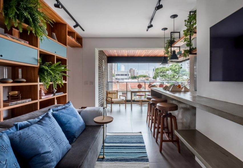 AK Apartment by RUA 141 and Rafael Zalc
