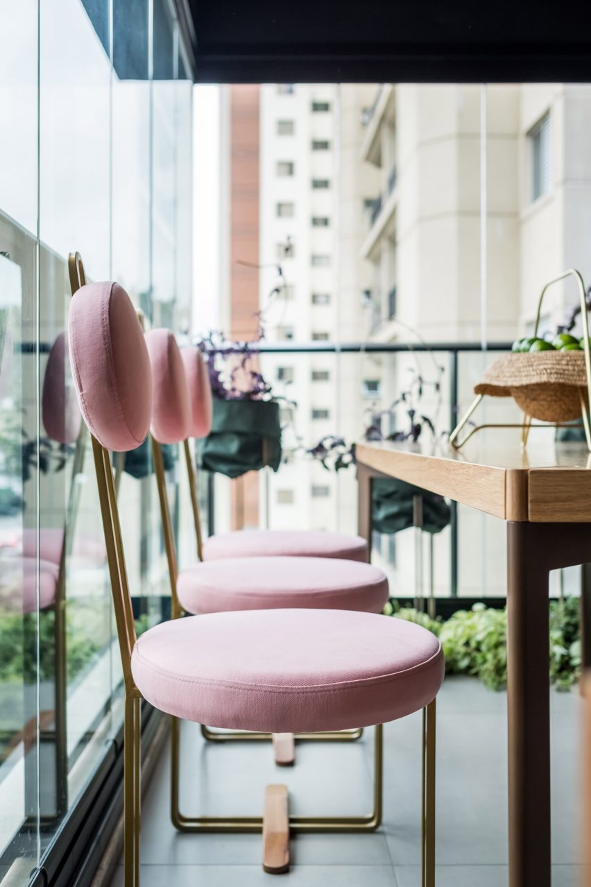 AK Apartment by RUA 141 and Rafael Zalc