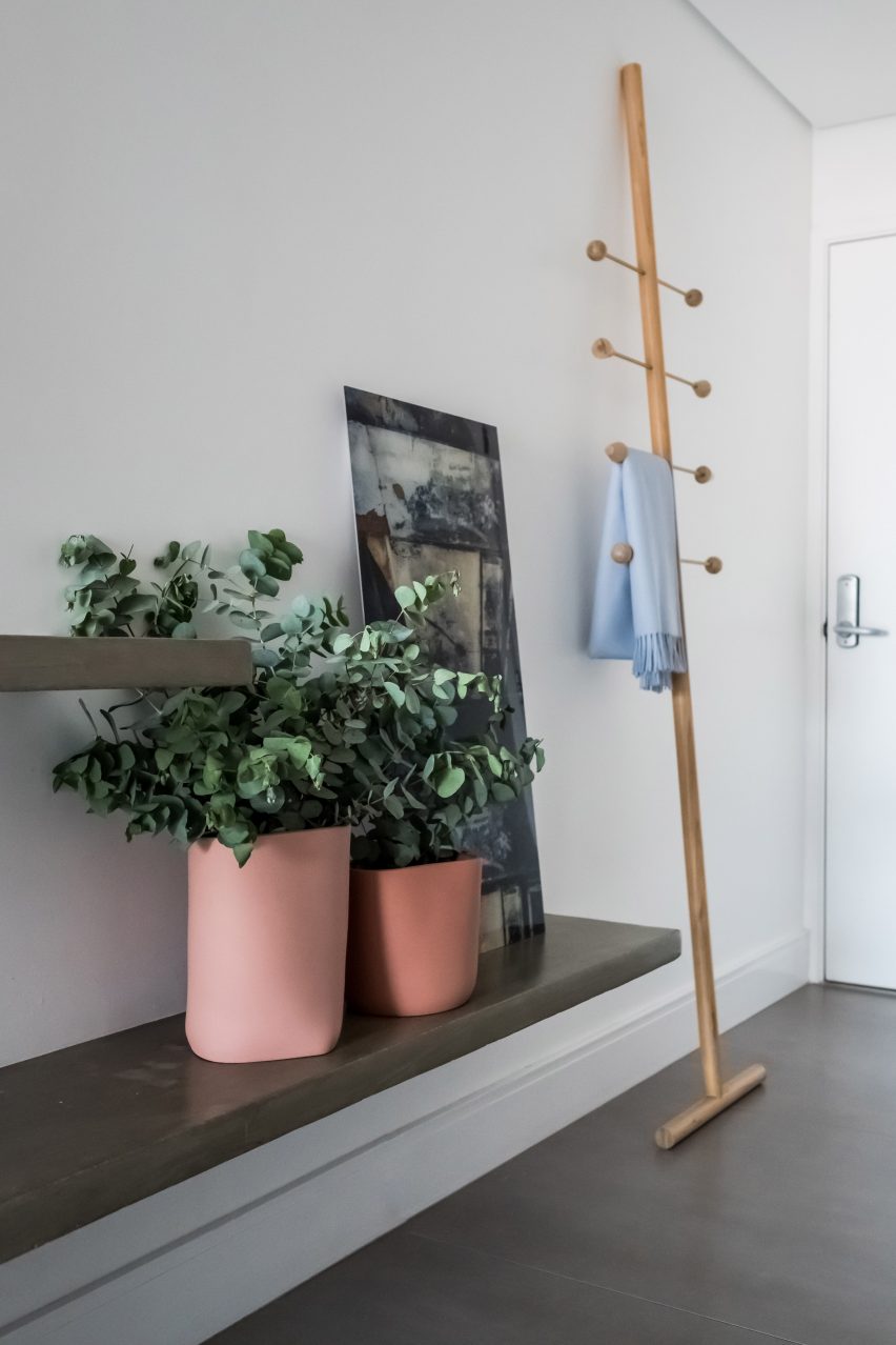 AK Apartment by RUA 141 and Rafael Zalc