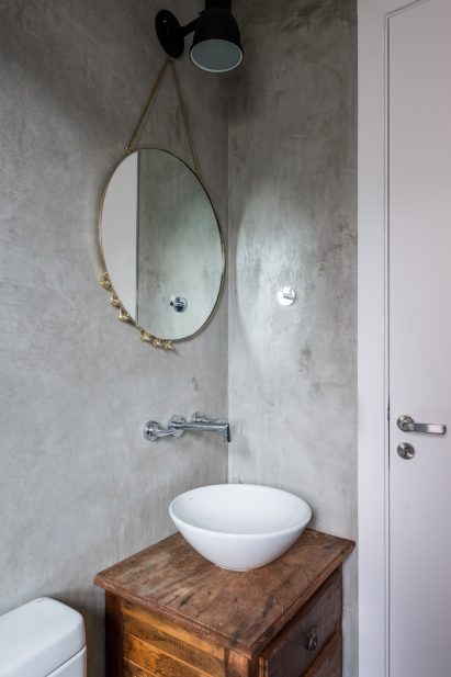 AK Apartment by RUA 141 and Rafael Zalc