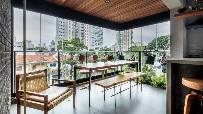 Rua 141 and Rafael Zalc make efficient use of space within renovated São Paulo apartment