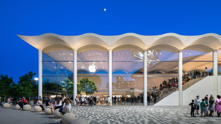 Apple Aventura by Foster + Partners