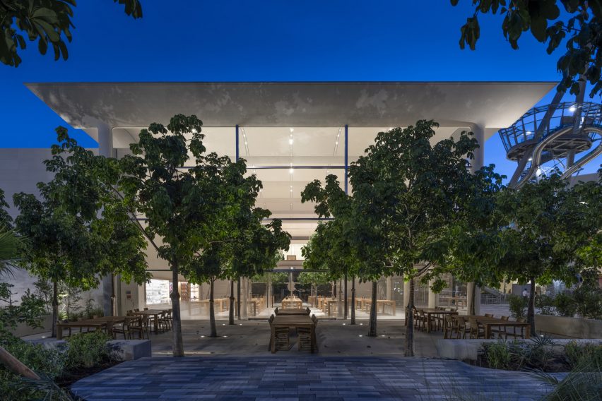 Apple Aventura by Foster + Partners