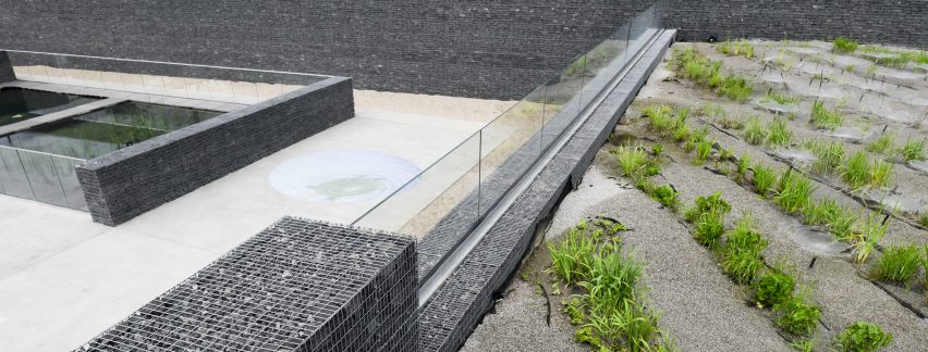 Borden Park Natural Swimming Pool by gh3*