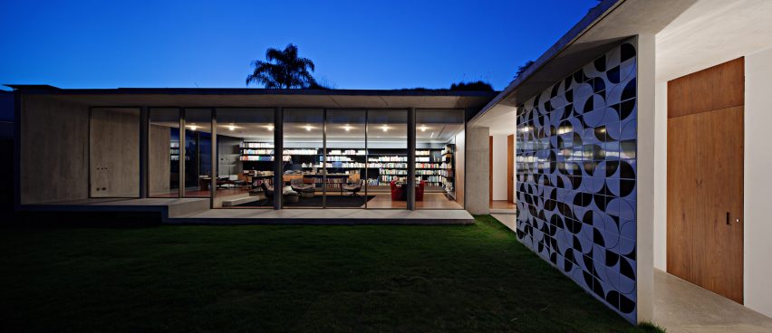 Capobianco House by Kruchin Arquitetura
