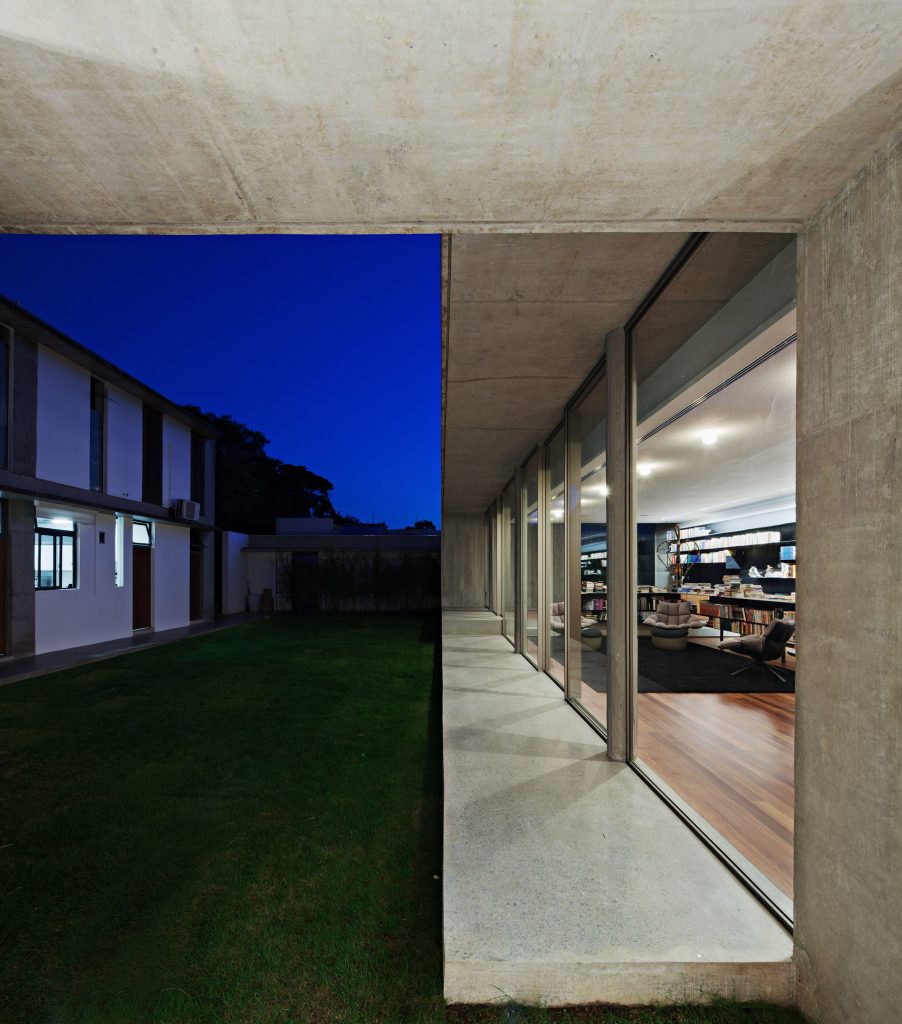 Capobianco House by Kruchin Arquitetura