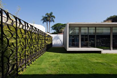 Capobianco House by Kruchin Arquitetura