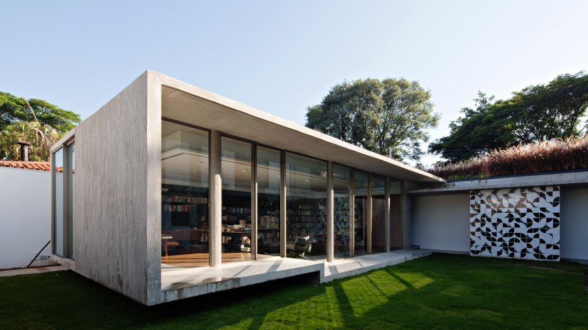 Capobianco House by Kruchin Arquitetura
