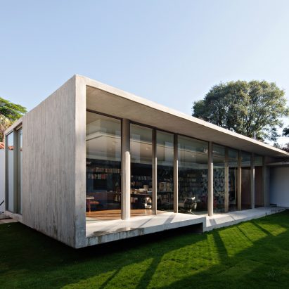 Capobianco House by Kruchin Arquitetura