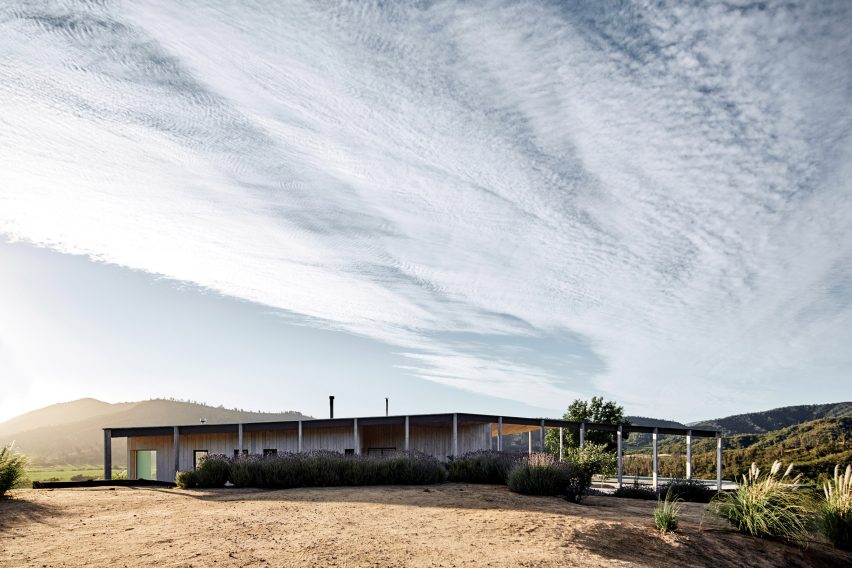 Casa 14 by Alvano y Riquelme Architects