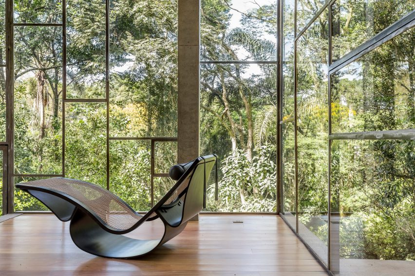Casa Bibilioteca by Atelier Branco