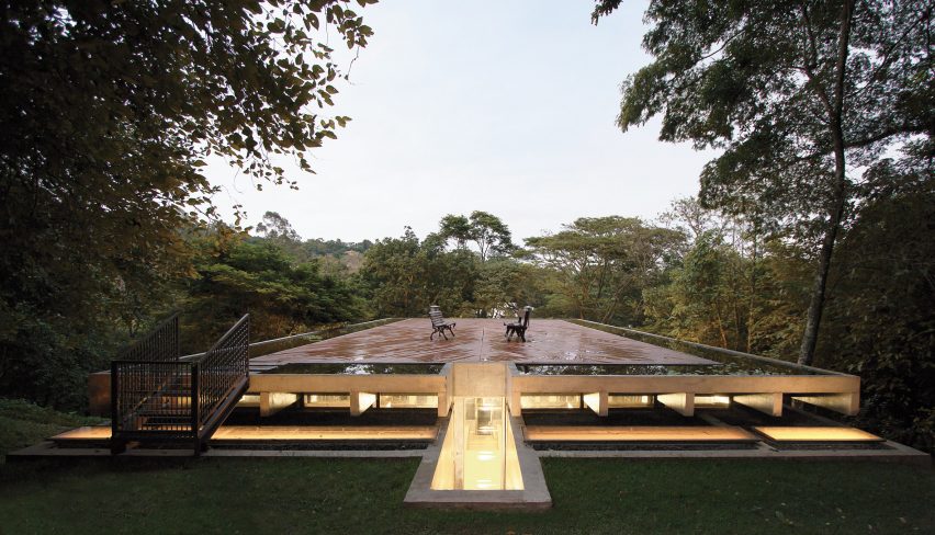 Casa Bibilioteca by Atelier Branco