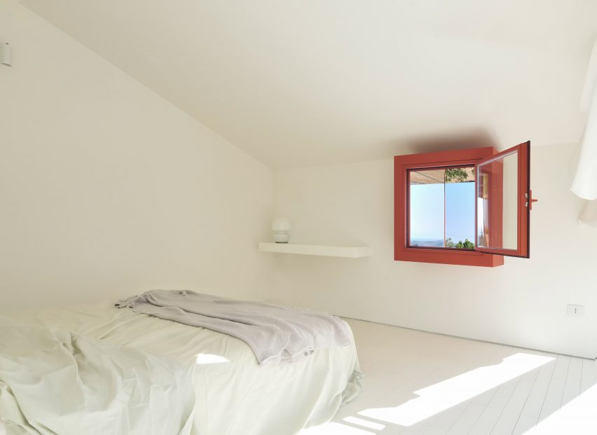 Casa di ConFine by Simone Subissati Architects