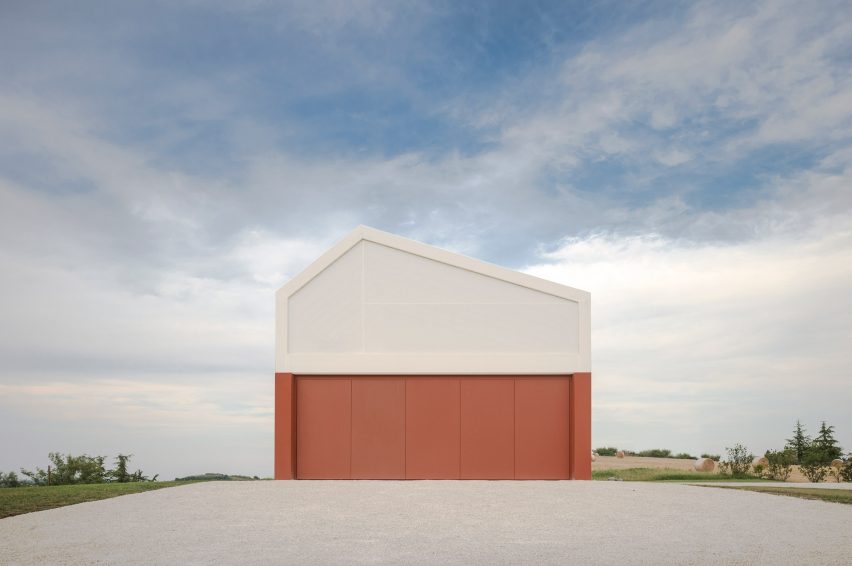 Casa di ConFine by Simone Subissati Architects