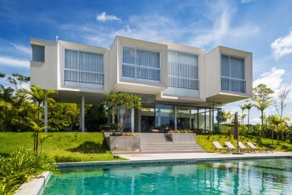 Casa Neblina by FGMF Arquitetos
