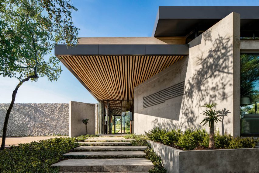 Cheetah Plains safari lodge by ARRCC
