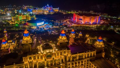 The Chimelong Theatre by Stufish