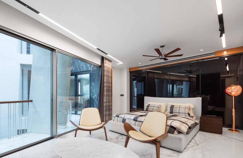 Cleft House in New Delhi by Anagram Architects