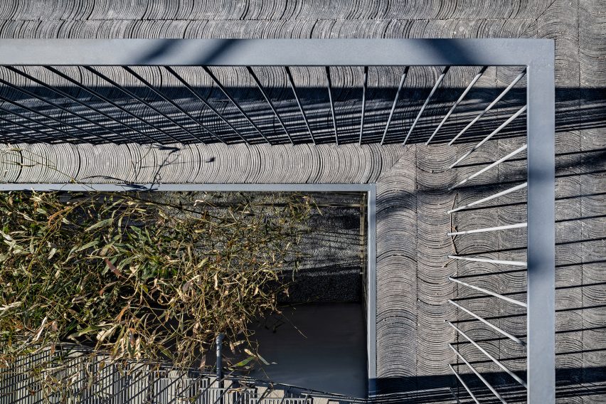 Folding Courtyard by Arch Studio