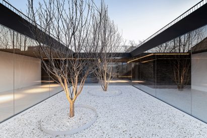 Folding Courtyard by Arch Studio