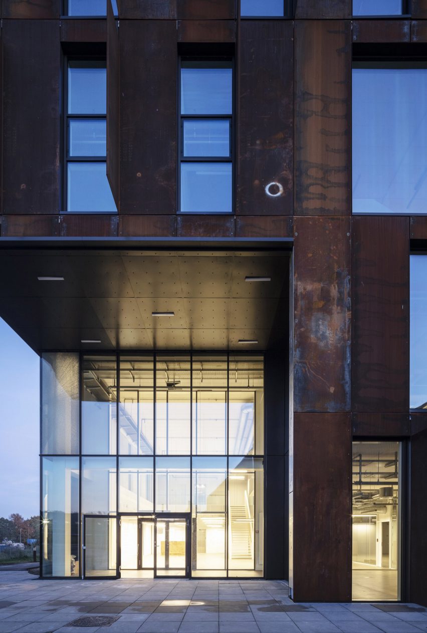 Forsyning Helsingør Operations Centre by Christensen & Co