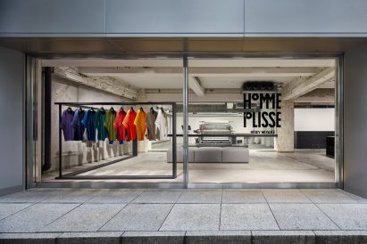 Homme Plissé Tokyo flagship by Tokujin Yoshioka