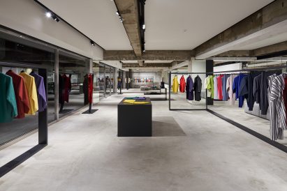 Homme Plissé Tokyo flagship by Tokujin Yoshioka