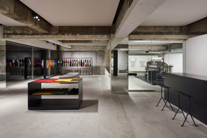 Homme Plissé Tokyo flagship by Tokujin Yoshioka