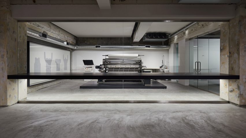 Homme Plissé Tokyo flagship by Tokujin Yoshioka
