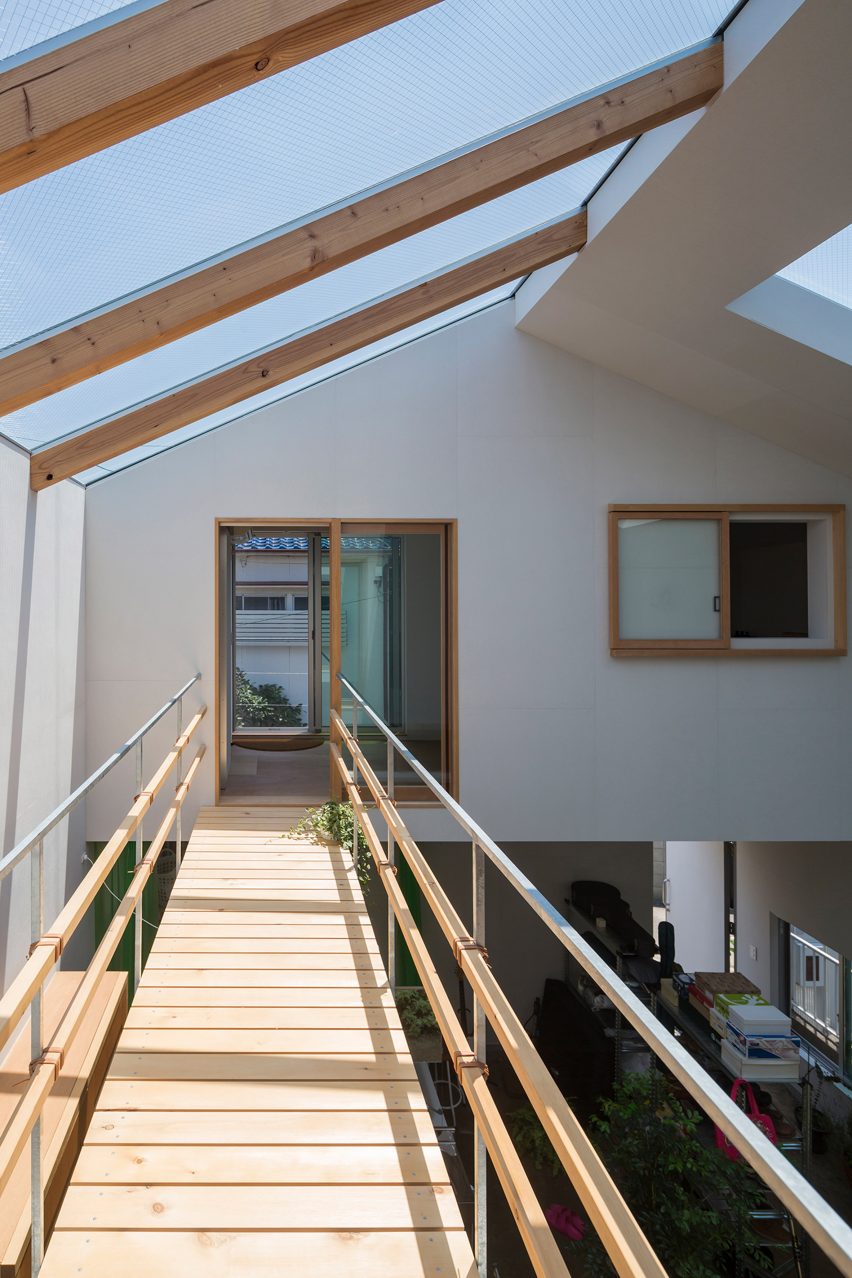 House in Tsukimiyama in Kobe, Japan, by Tato Architects