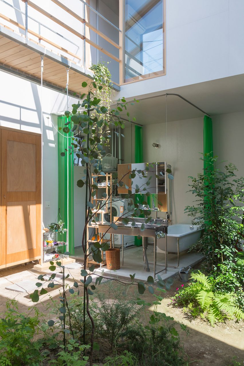 House in Tsukimiyama in Kobe, Japan, by Tato Architects
