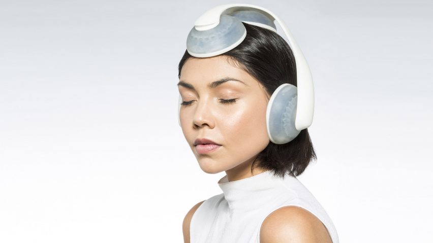 Water-filled Inmergo headphones by Rocco Giovannoni allow immersive listening