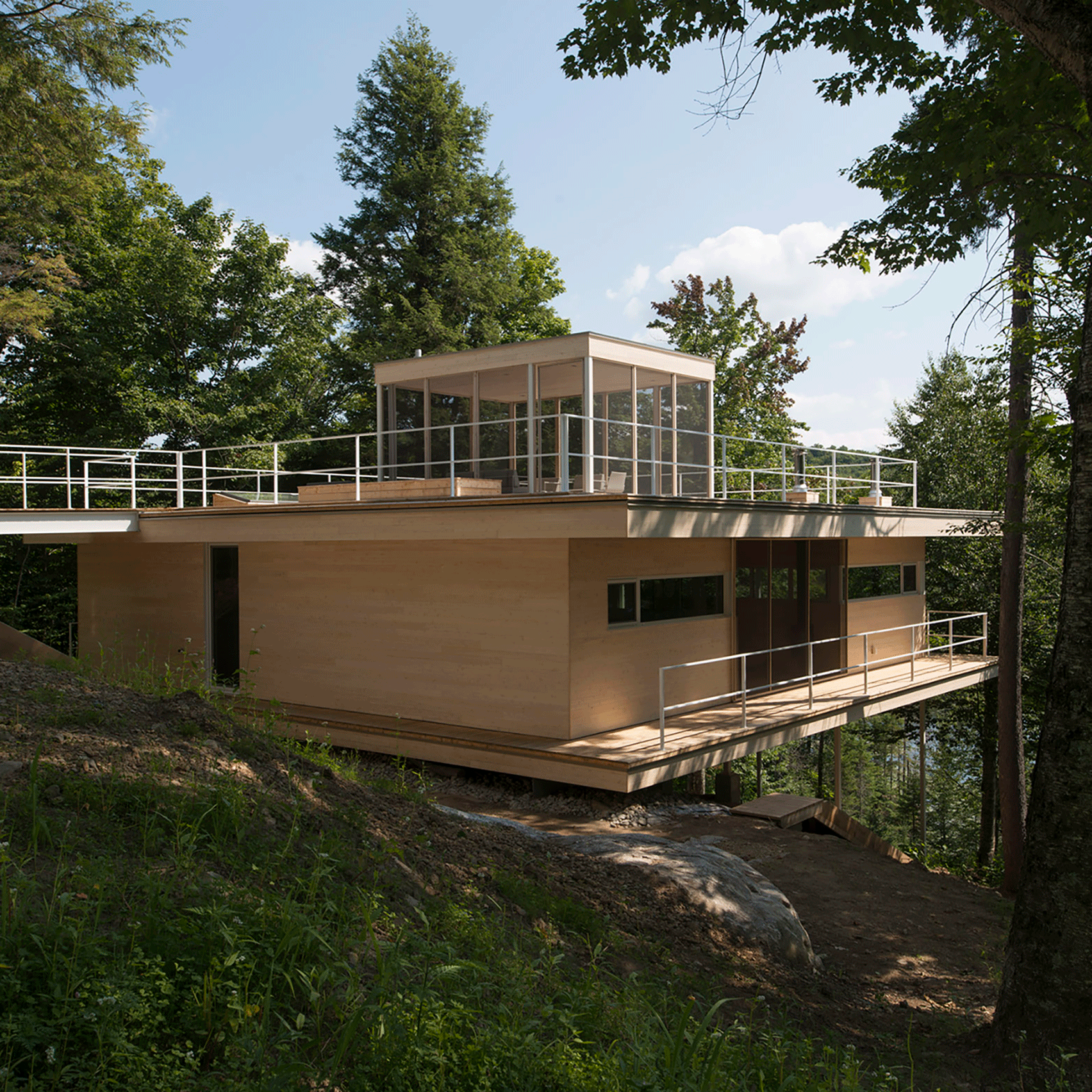 Le Grand Plateau by Atelier Pierre Thibault